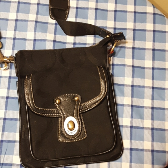 Coach Handbags - 💯 Black coach crossbody